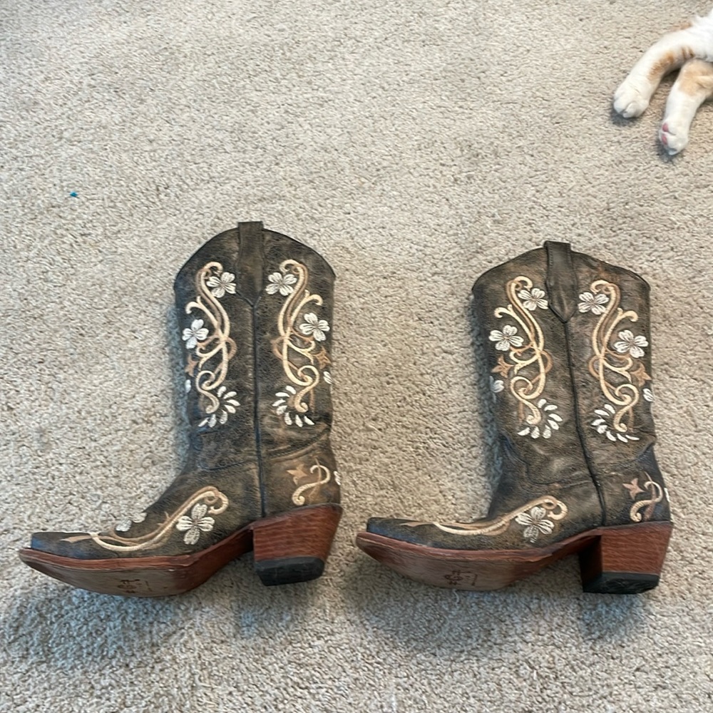 Circle G by Corral ladies boho flower western boots size 8 M